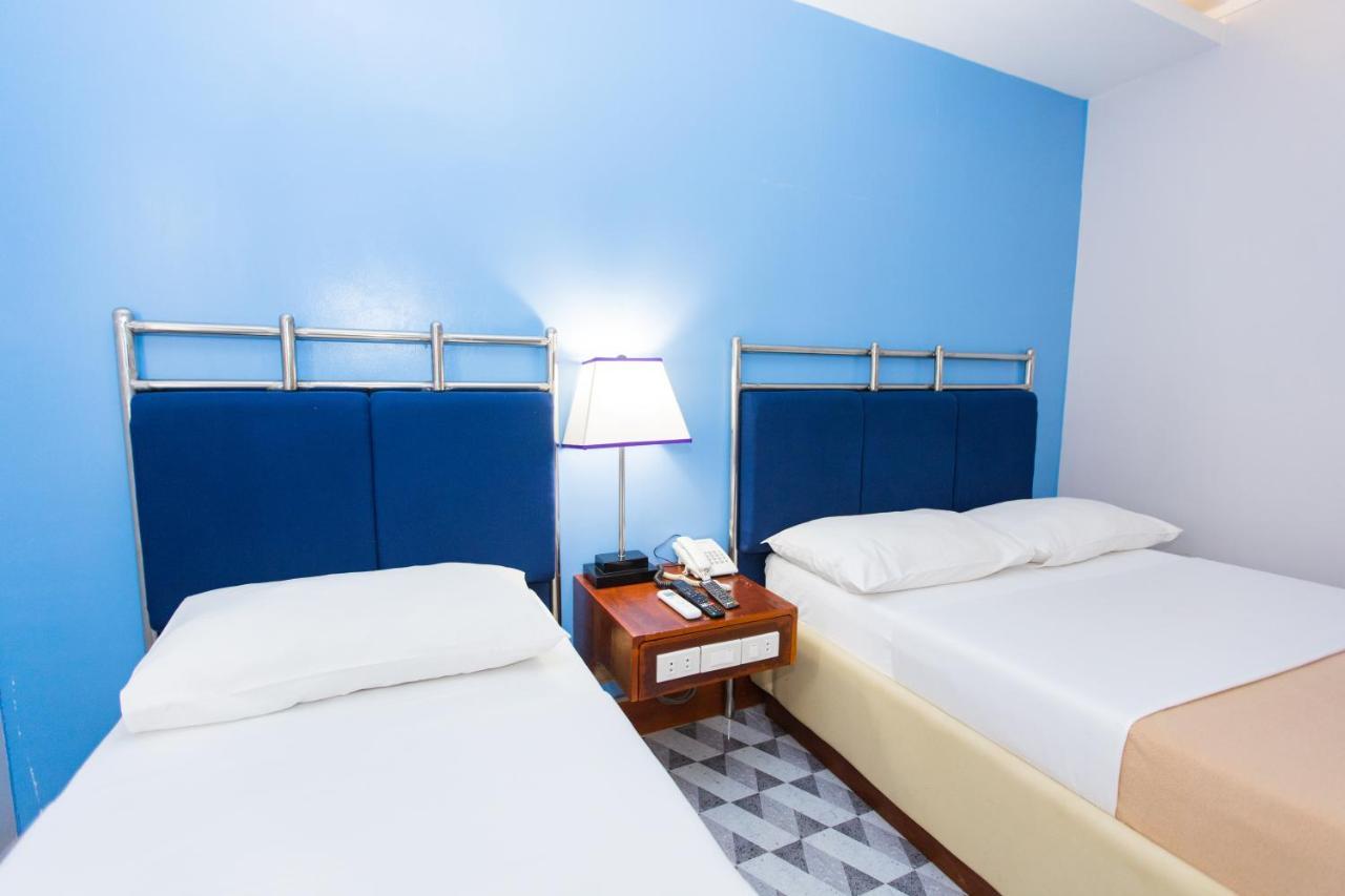 Hotel Valencia Kültér fotó