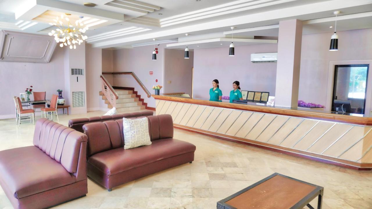 Hotel Valencia Kültér fotó